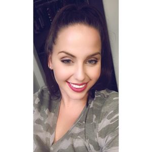 Meet your Posher, Farrah